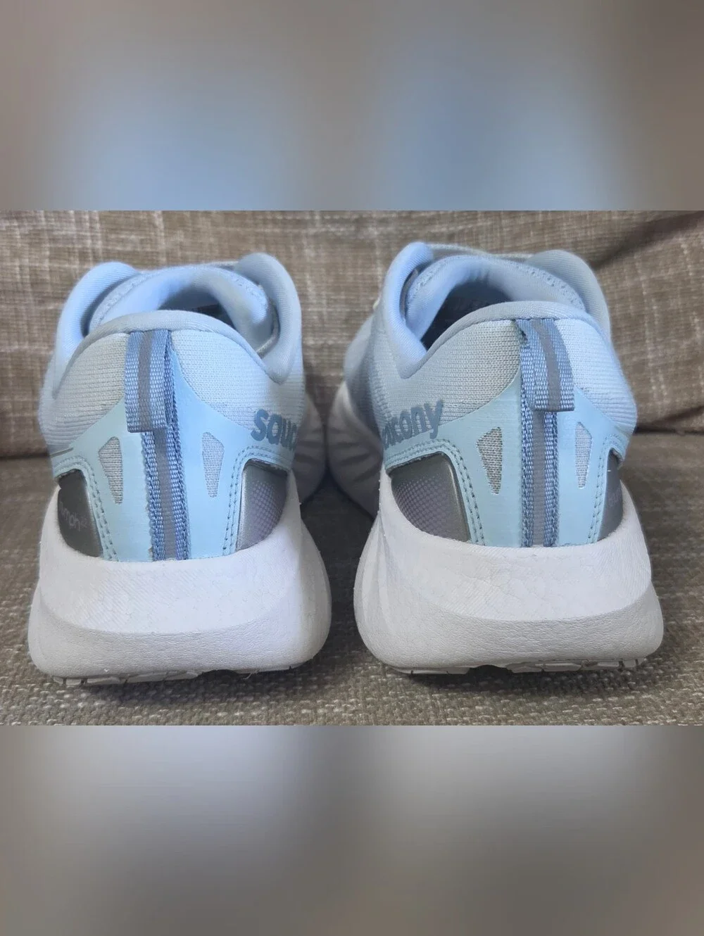 Saucony Triumph 22 Women's Size 9 W Light Blue Shoes Spenco PolySorb Insoles